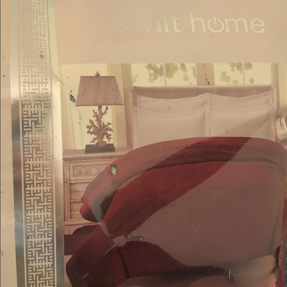 Twin Bed red Comforter